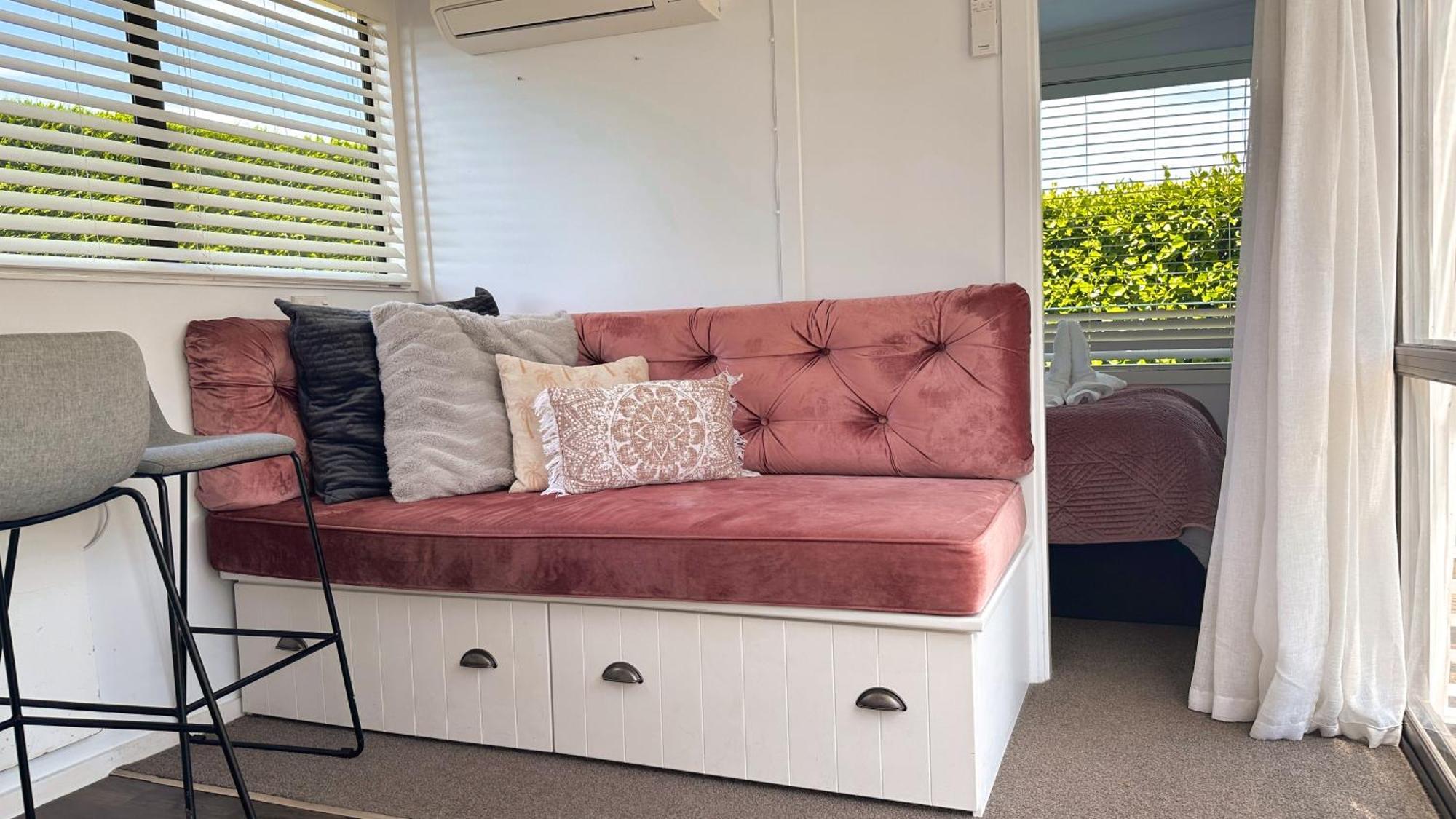 Вилла Rustling Oaks Nz Tropical Tiny House Tamahere Экстерьер фото